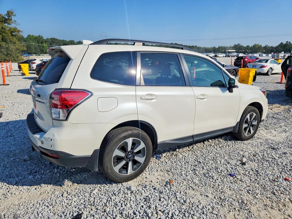 Photo 3 from auction – 2018 SUBARU FORESTER with VIN JF2SJAGC1JH532759