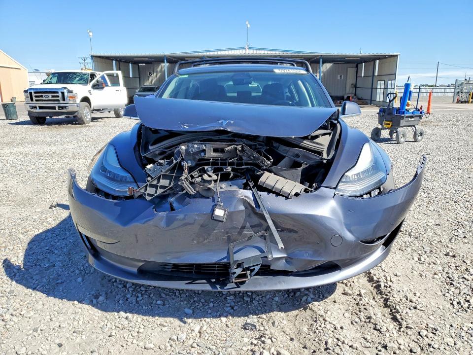 صورة رقم 5 من المزاد - 2018 TESLA MODEL 3 مع VIN 5YJ3E1EB7JF091009