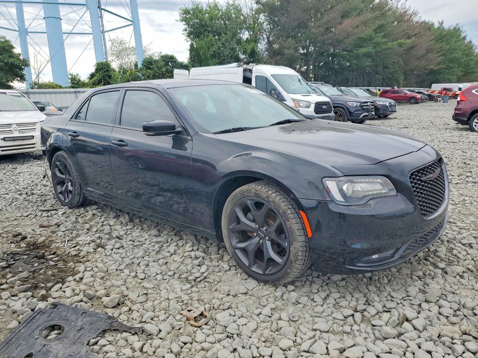 Фото 4 с аукциона – 2021 CHRYSLER 300 с VIN 2C3CCABG7MH589137