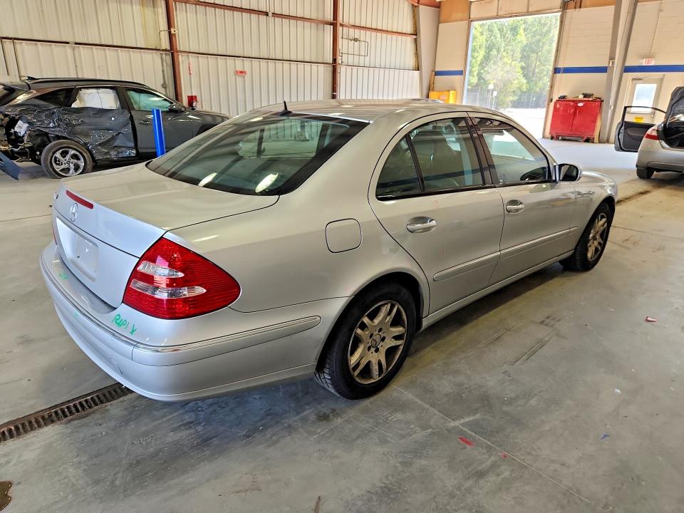 Photo 3 from auction – 2006 MERCEDES-BENZ E with VIN WDBUF56JX6A808516