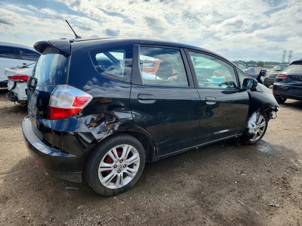 Photo 3 from auction – 2011 HONDA FIT with VIN JHMGE8H55BC014264