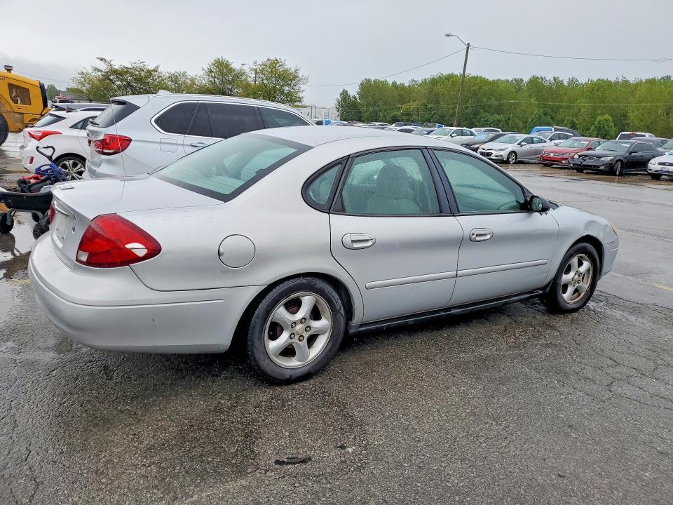 Photo 3 from auction – 2001 FORD TAURUS with VIN 1FAFP55201A243189