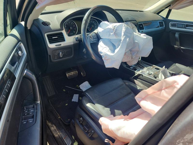 Снимка 8 от търг – 2017 VOLKSWAGEN TOUAREG с VIN WVGGF7BPXHD006713