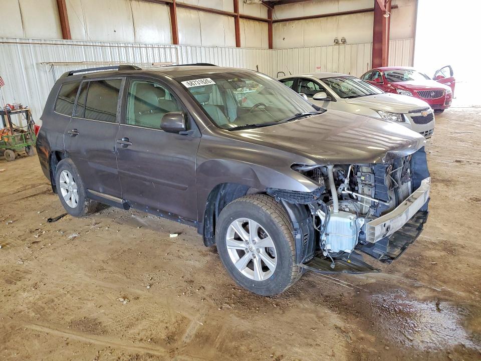 Photo 4 from auction – 2011 TOYOTA HIGHLANDER with VIN 5TDBK3EH9BS079980