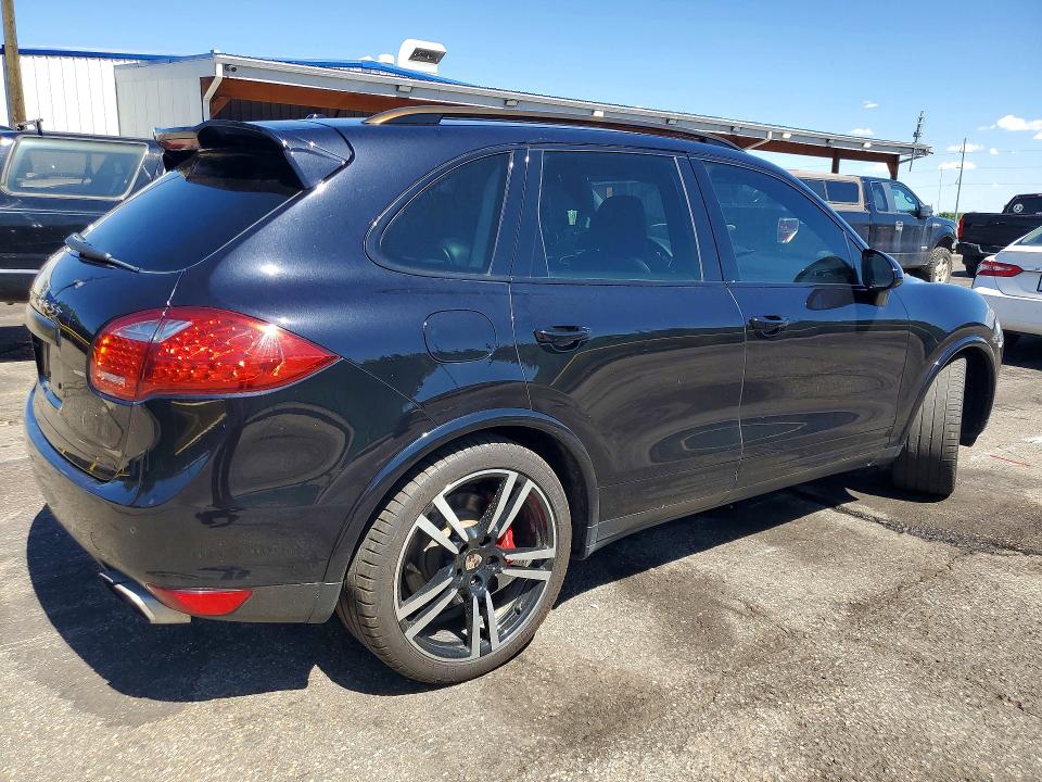 Photo 3 from auction – 2014 PORSCHE CAYENNE with VIN WP1AC2A21ELA85619