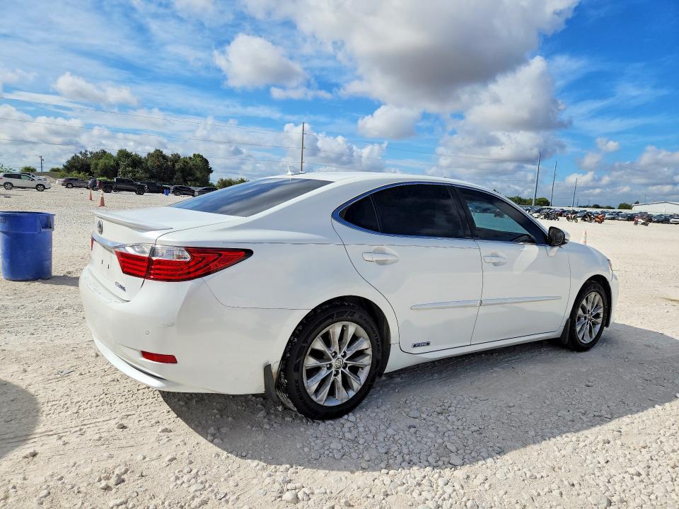 Photo 3 from auction – 2013 LEXUS ES with VIN JTHBW1GG1D2037843