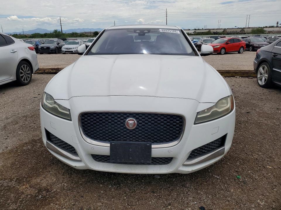 Foto 5 de la subasta – 2017 JAGUAR XF con VIN SAJBD4BVXHCY35581