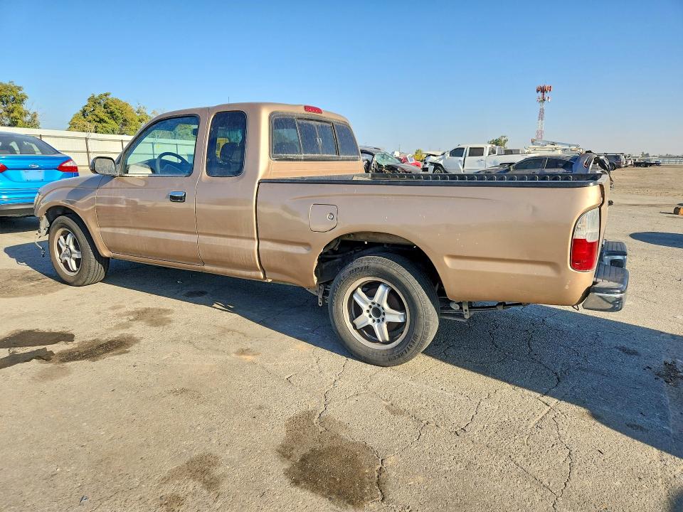 Photo 2 from auction – 2000 TOYOTA TACOMA with VIN 5TEVL52N8YZ716756