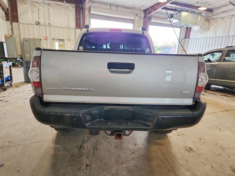 Photo 6 from auction – 2011 TOYOTA TACOMA with VIN 3TMLU4EN5BM061423