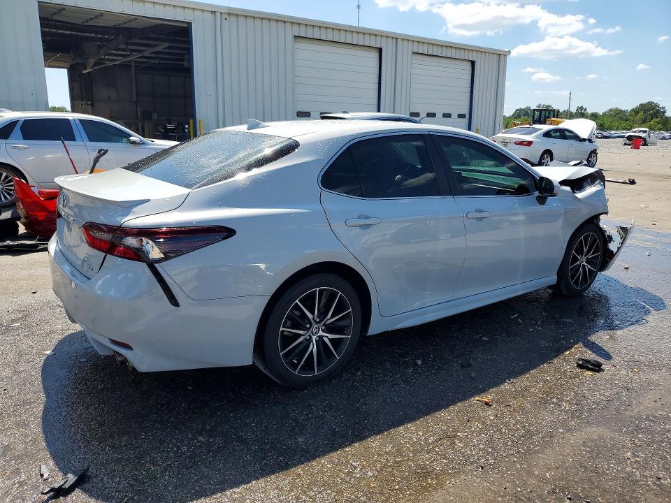 Photo 3 from auction – 2023 TOYOTA CAMRY with VIN 4T1G11AK5PU175263