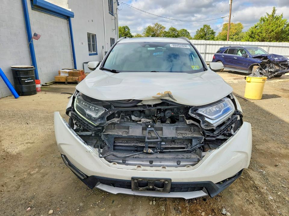 Снимка 5 от търг – 2017 HONDA CR-V с VIN 2HKRW2H92HH619525