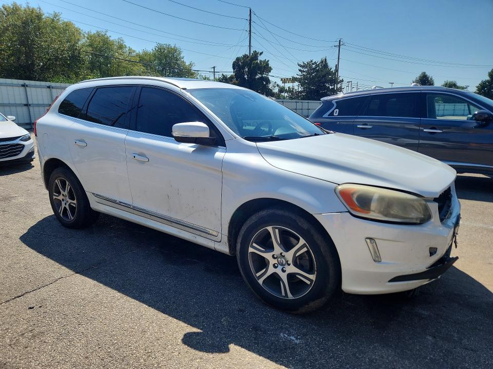 Photo 4 from auction – 2015 VOLVO XC60 with VIN YV4902RC8F2563064