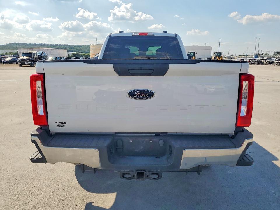 Photo 6 from auction – 2024 FORD F350 with VIN 1FT8W3BT8REF85064