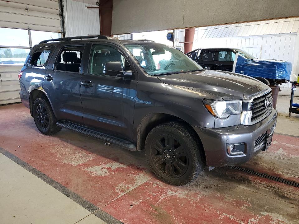 Photo 4 from auction – 2018 TOYOTA SEQUOIA with VIN 5TDBY5G1XJS157899