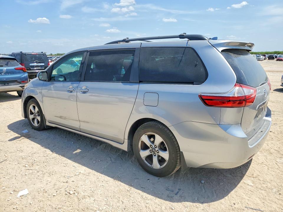 Photo 2 from auction – 2018 TOYOTA SIENNA with VIN 5TDKZ3DC7JS955185