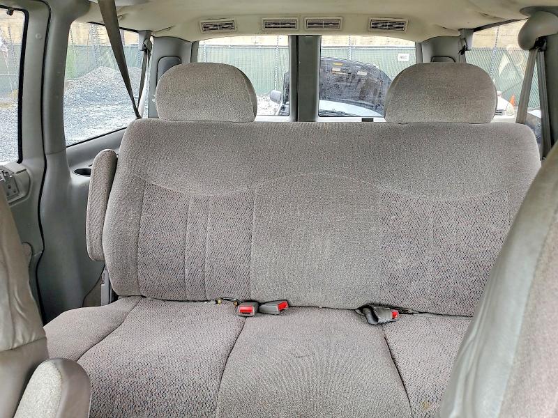Photo 10 from auction – 2005 CHEVROLET ASTRO with VIN 1GNEL19X95B110101