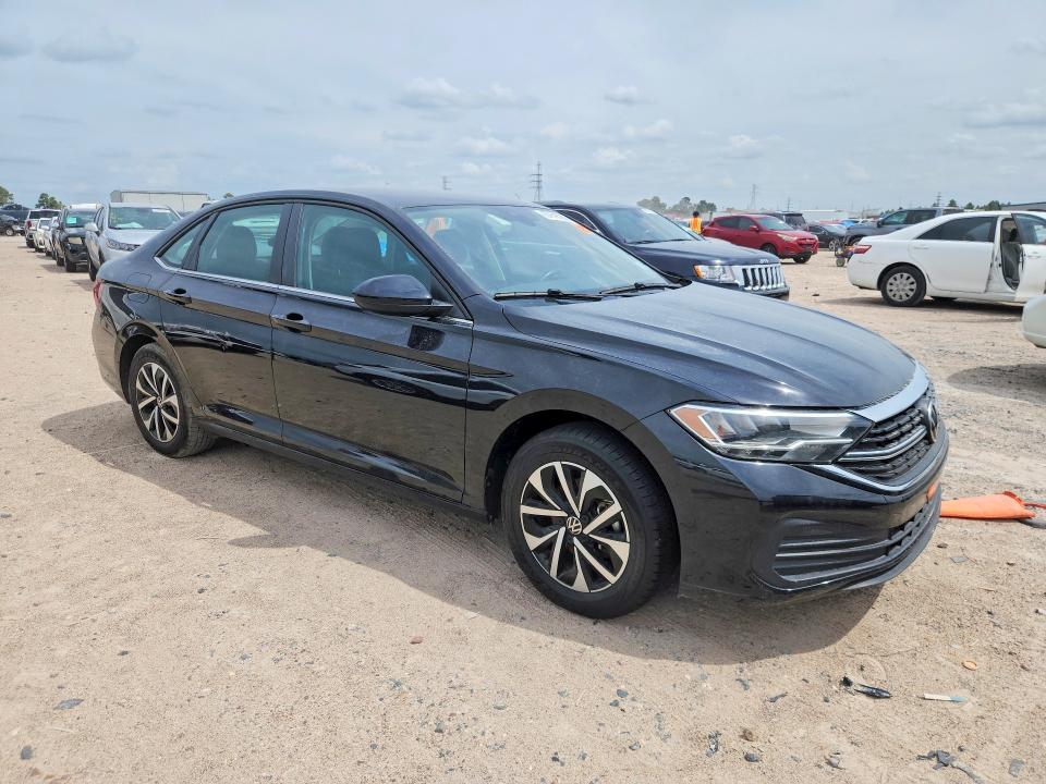 Photo 4 from auction – 2024 VOLKSWAGEN JETTA with VIN 3VW5M7BU3RM057741