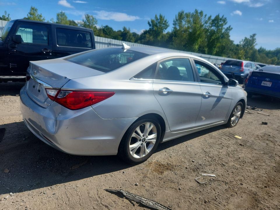Zdjęcie 3 z aukcji – 2011 HYUNDAI SONATA z VIN 5NPEC4AC3BH026319