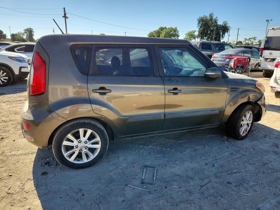 Photo 3 from auction – 2012 KIA SOUL with VIN KNDJT2A66C7434056