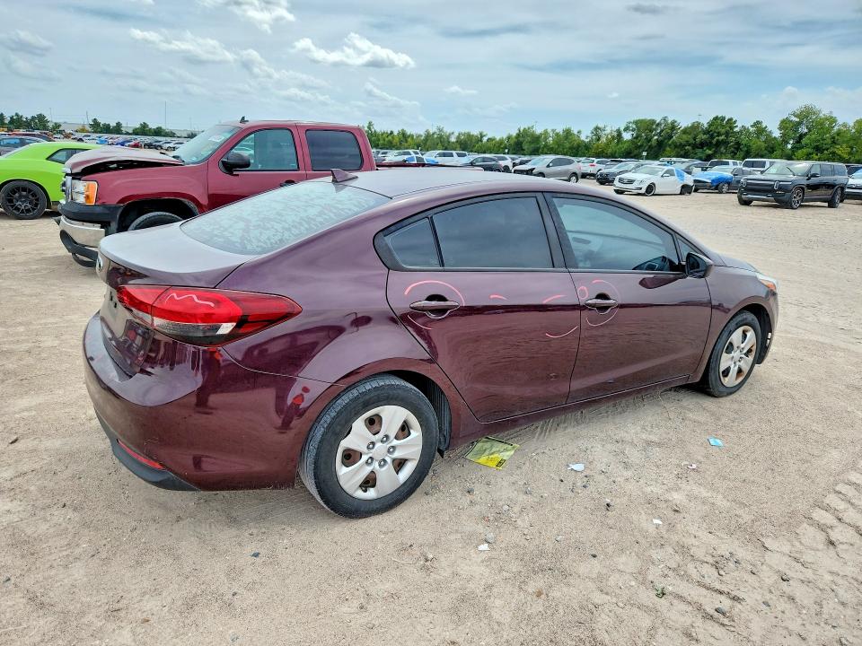 Zdjęcie 3 z aukcji – 2018 KIA FORTE z VIN 3KPFK4A73JE167923