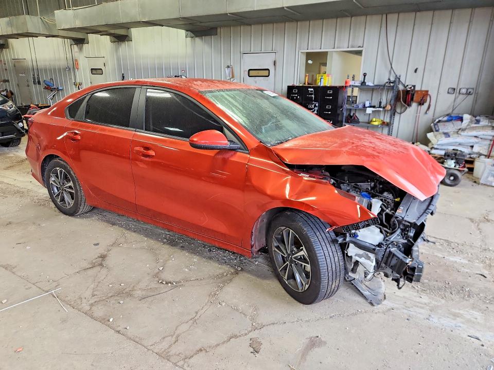 Снимка 4 от търг – 2024 KIA FORTE с VIN 3KPF24AD3RE717428
