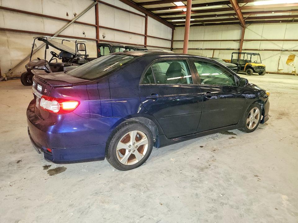Снимка 3 от търг – 2011 TOYOTA COROLLA с VIN 2T1BU4EE1BC743137