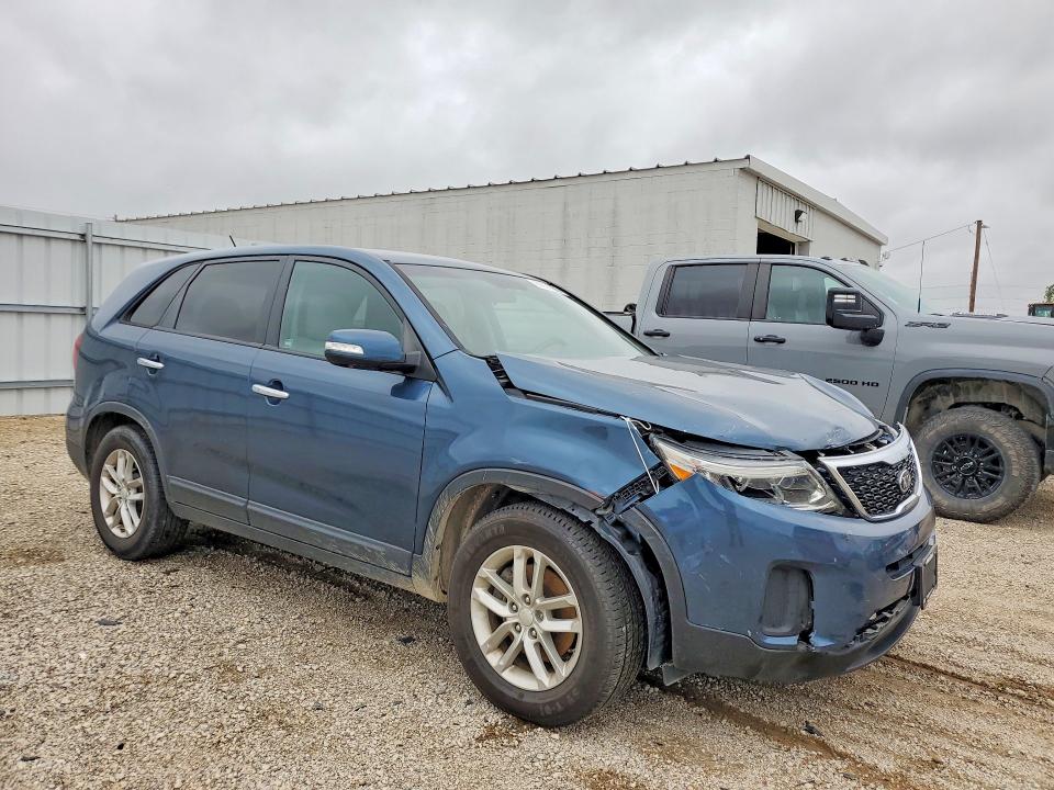 Photo 4 from auction – 2014 KIA SORENTO with VIN 5XYKT3A6XEG431063