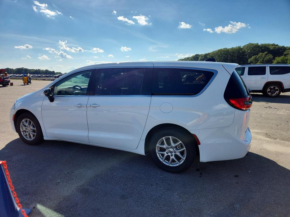 Photo 2 from auction – 2024 CHRYSLER PACIFICA with VIN 2C4RC1BG3RR182276