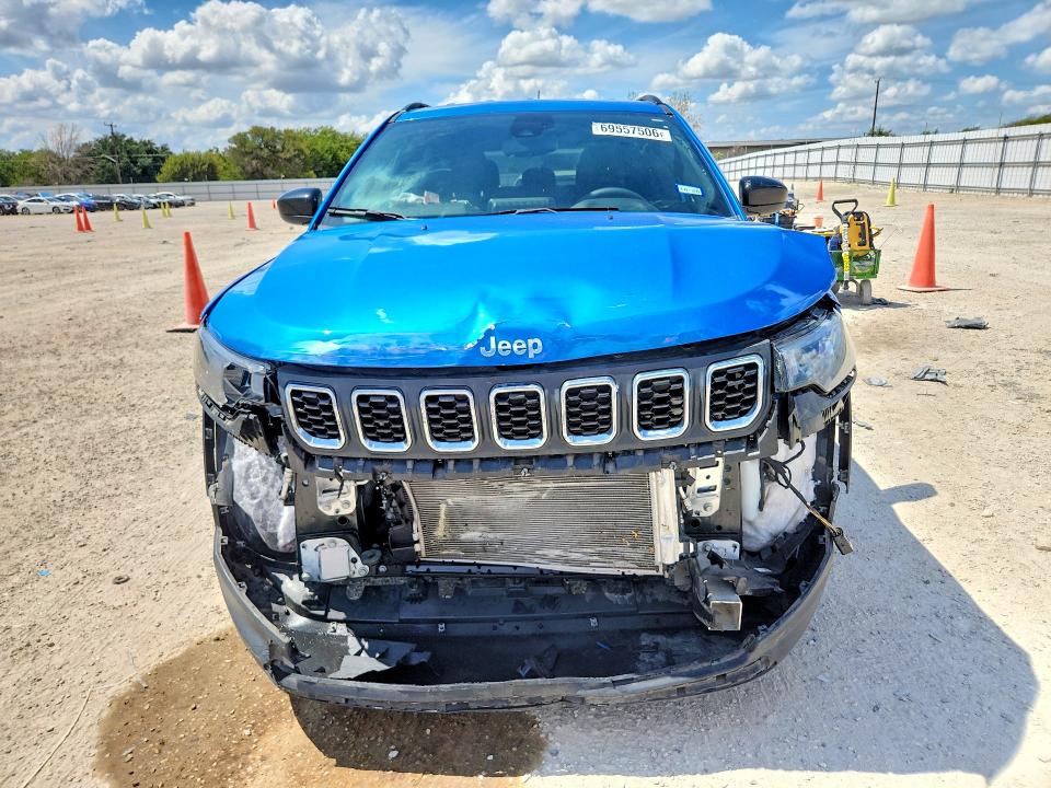 Foto 5 de la subasta – 2025 JEEP COMPASS con VIN 3C4NJDBN8ST586262