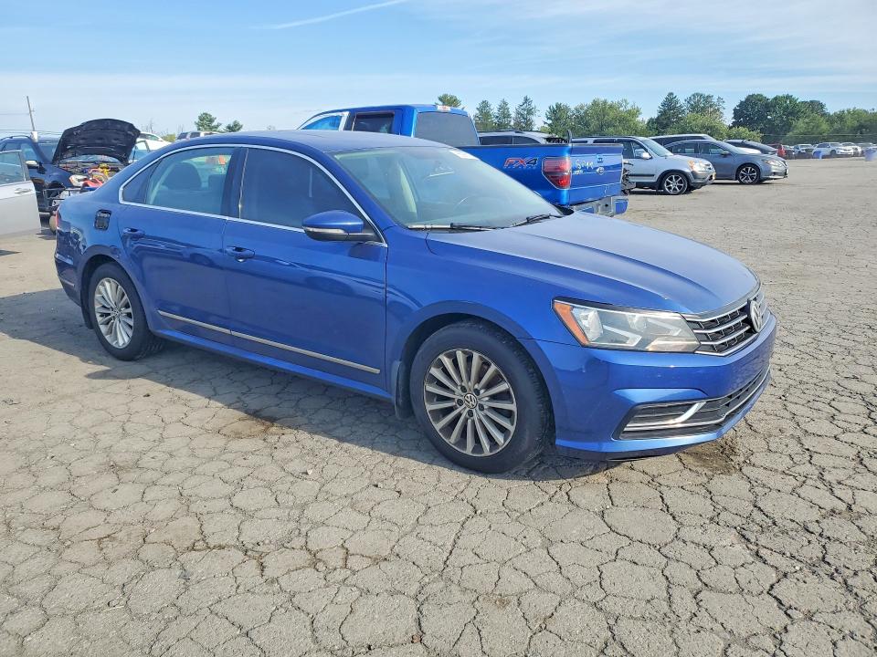 Снимка 4 от търг – 2016 VOLKSWAGEN PASSAT с VIN 1VWBT7A37GC016414