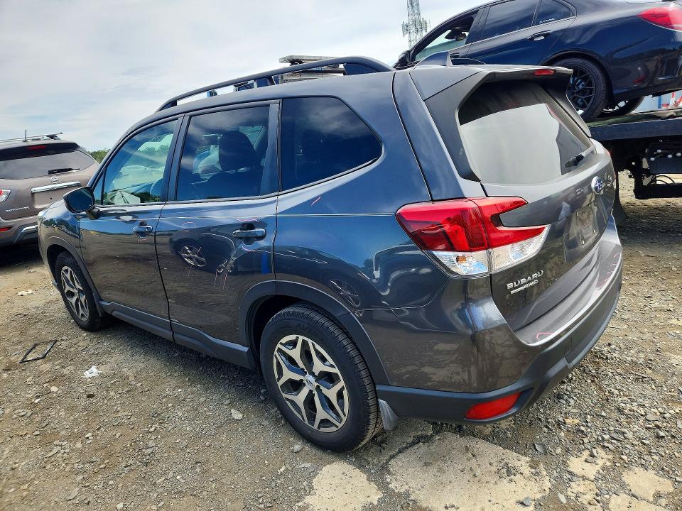 Photo 2 from auction – 2020 SUBARU FORESTER with VIN JF2SKAJC7LH526943