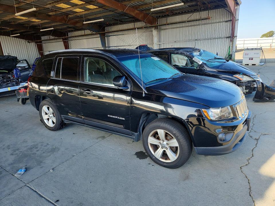 Zdjęcie 4 z aukcji – 2015 JEEP COMPASS z VIN 1C4NJCBB2FD274787