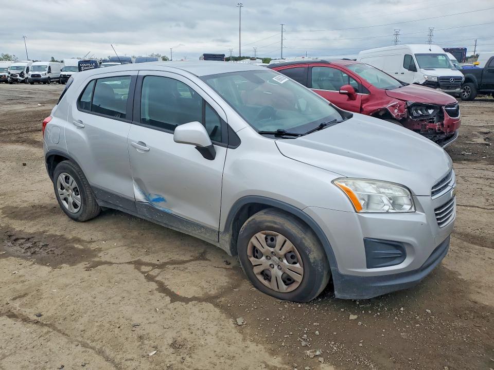 Photo 4 from auction – 2016 CHEVROLET TRAX with VIN 3GNCJKSB5GL256451
