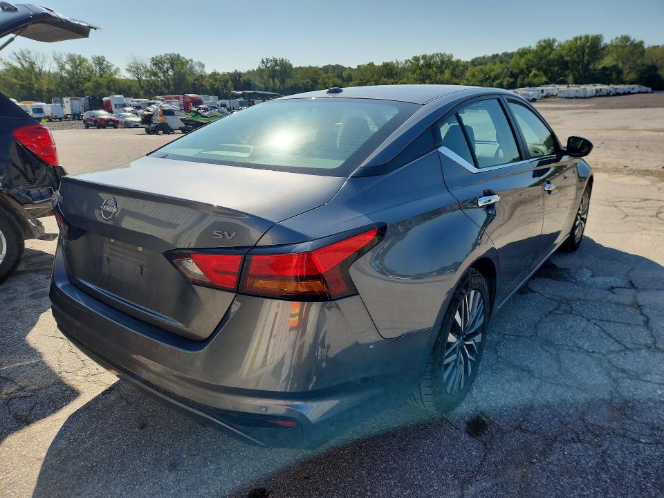 Photo 3 from auction – 2024 NISSAN ALTIMA with VIN 1N4BL4DV3RN352265
