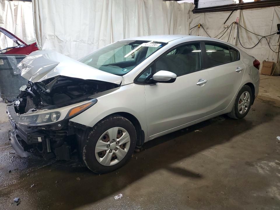 Снимка 1 от търг – 2017 KIA FORTE с VIN 3KPFK4A78HE056553