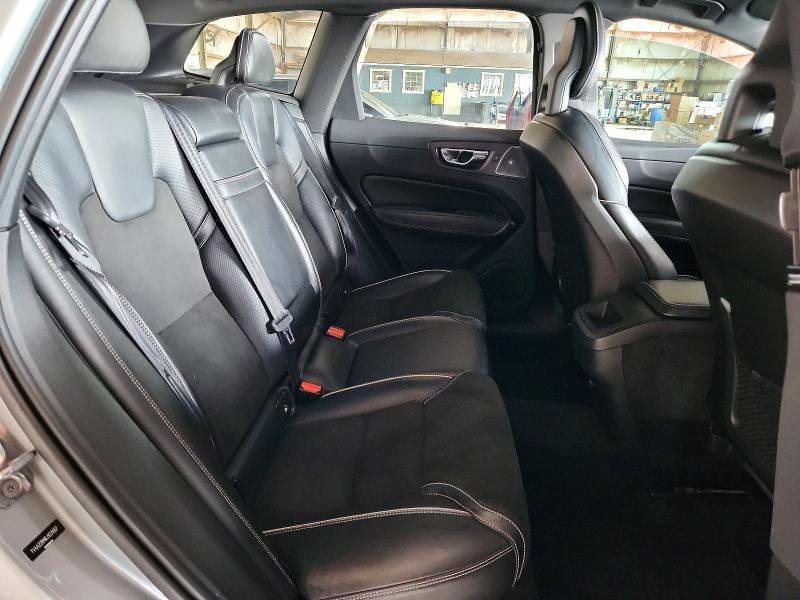 Foto 11 de la subasta – 2018 VOLVO XC60 con VIN YV4A22RM8J1031067