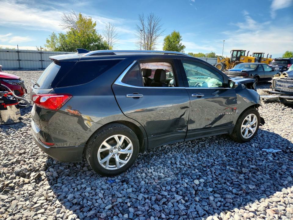 Photo 3 from auction – 2020 CHEVROLET EQUINOX with VIN 2GNAXXEV7L6269113