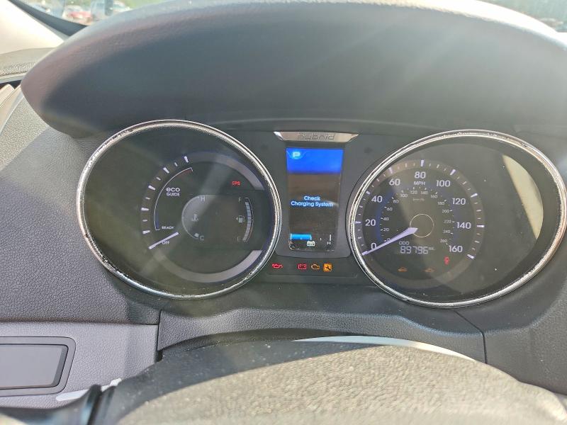 Photo 9 from auction – 2015 HYUNDAI SONATA HYBRID with VIN KMHEC4A44FA136250
