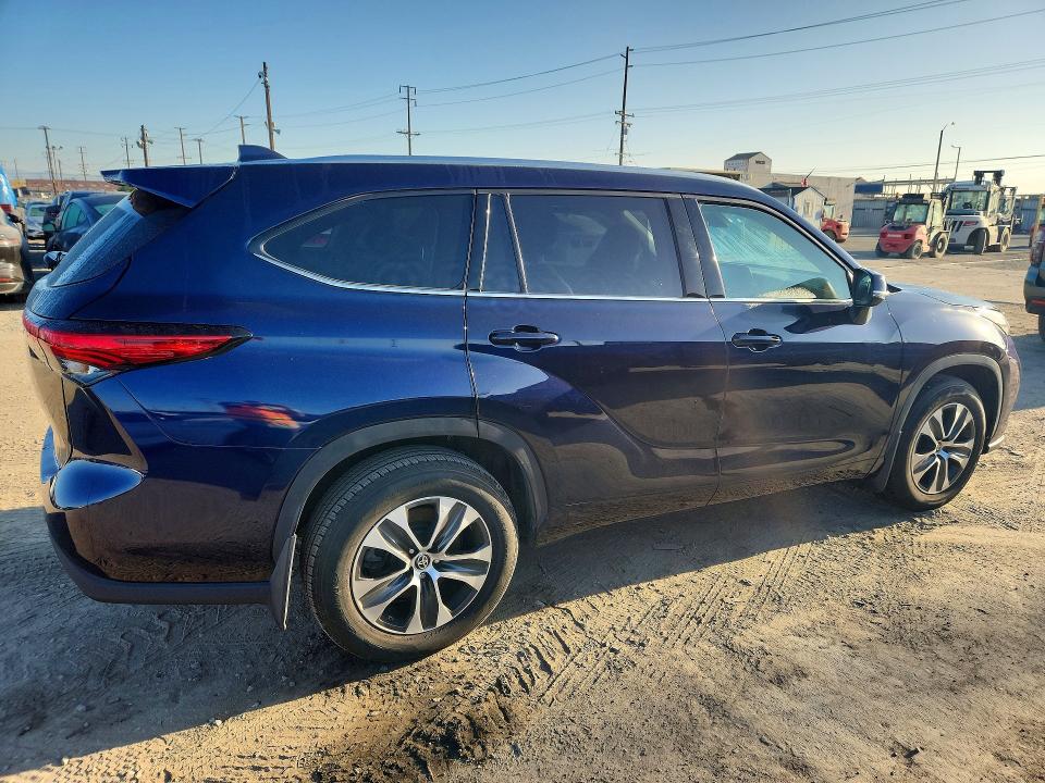 Photo 3 from auction – 2021 TOYOTA HIGHLANDER with VIN 5TDGZRBH0MS533268