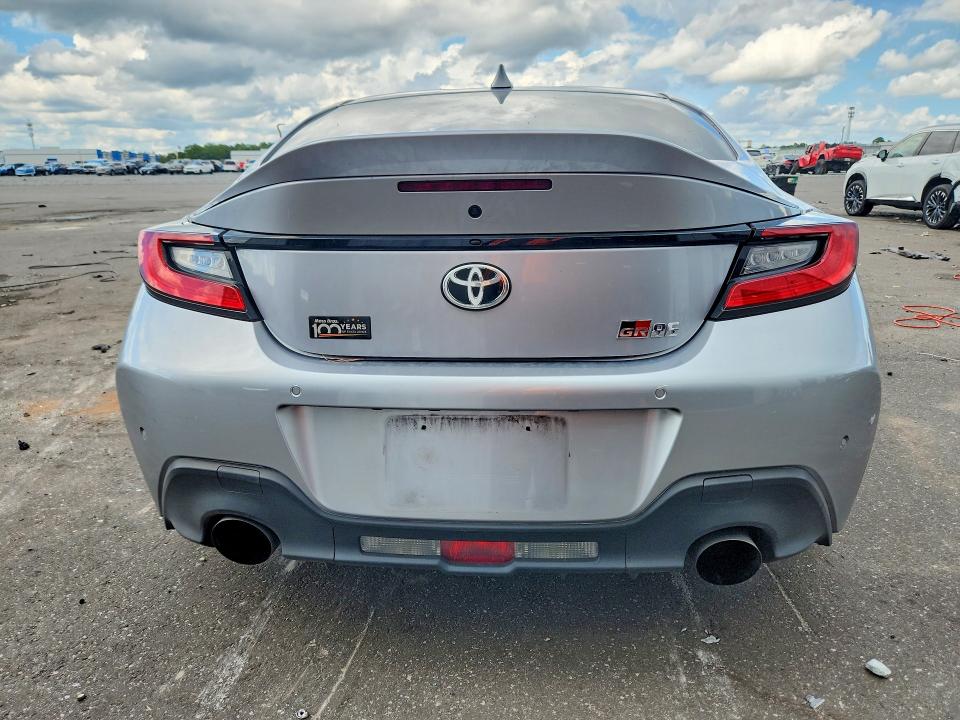 Снимка 6 от търг – 2024 TOYOTA GR 86 с VIN JF1ZNBE10R8756955