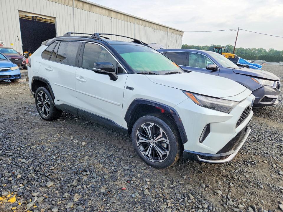 Снимка 4 от търг – 2023 TOYOTA RAV4 PRIME с VIN JTMEB3FV0PD152111