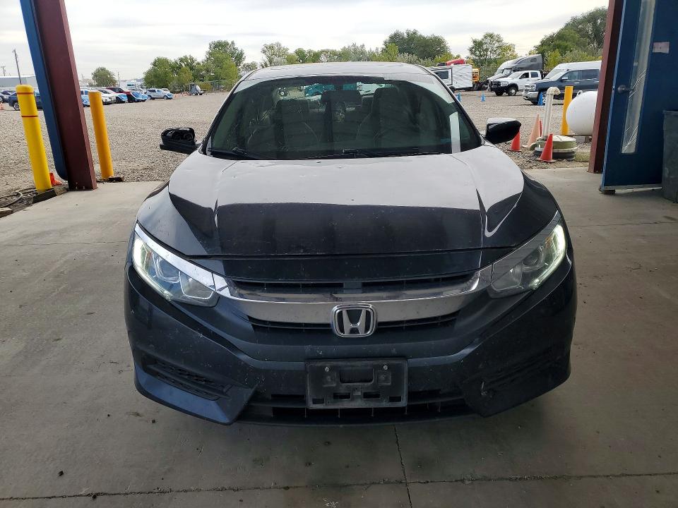 Снимка 5 от търг – 2016 HONDA CIVIC с VIN 19XFC2F7XGE097985