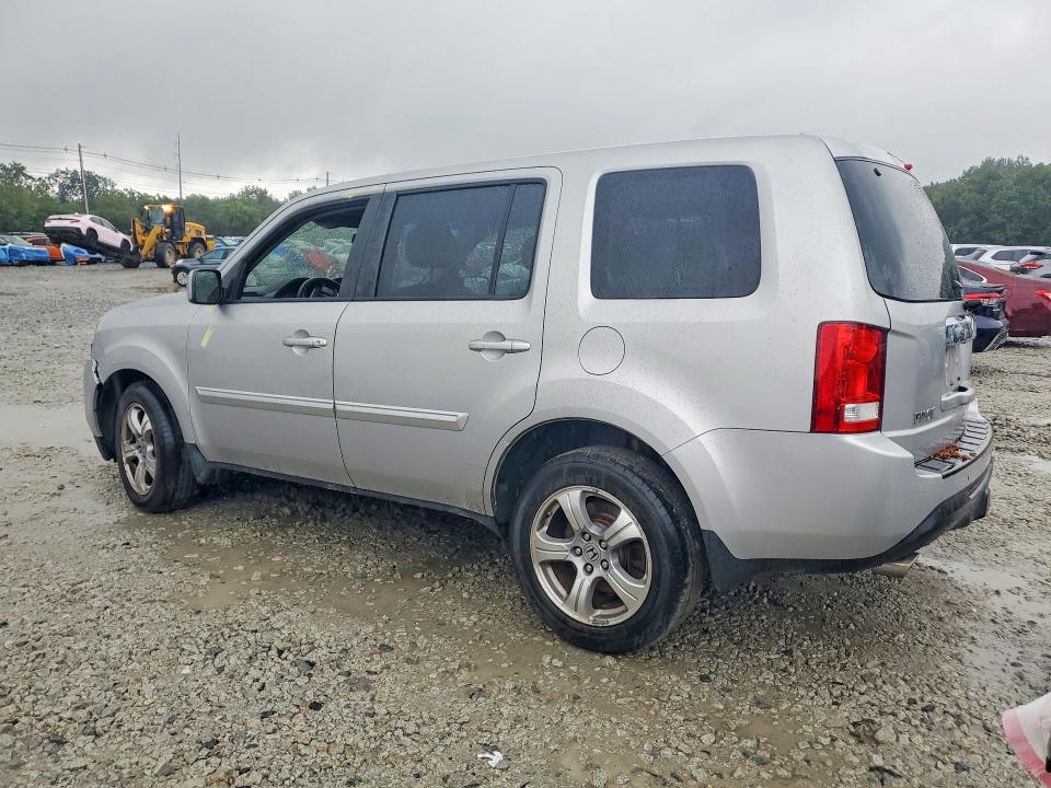 Снимка 2 от търг – 2015 HONDA PILOT с VIN 5FNYF4H55FB062612