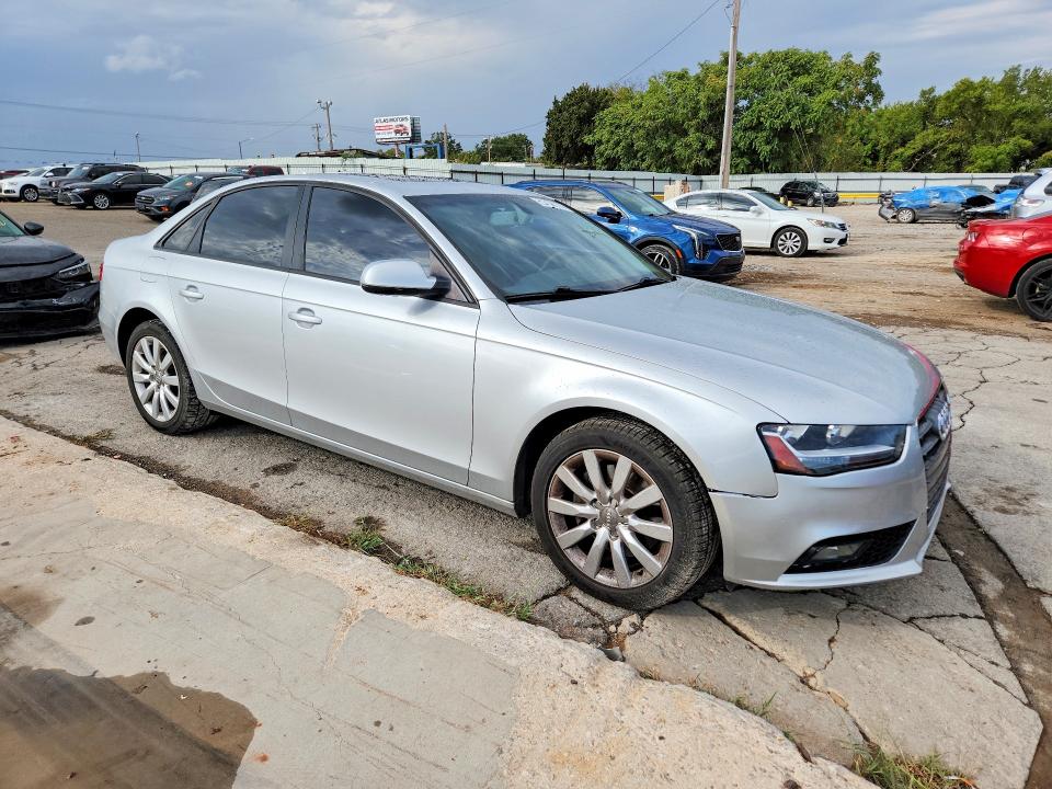 Foto 4 de la subasta – 2014 AUDI A4 con VIN WAUAFAFL2EN043370
