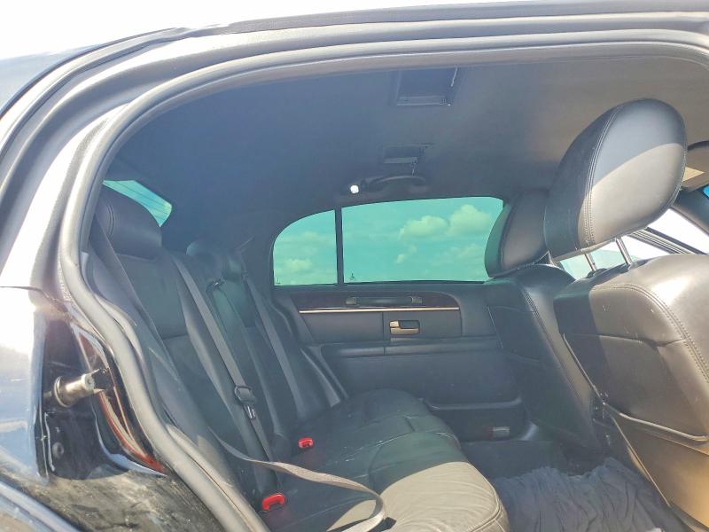 Photo 10 from auction – 2011 LINCOLN TOWN CAR with VIN 2LNBL8EV5BX766146