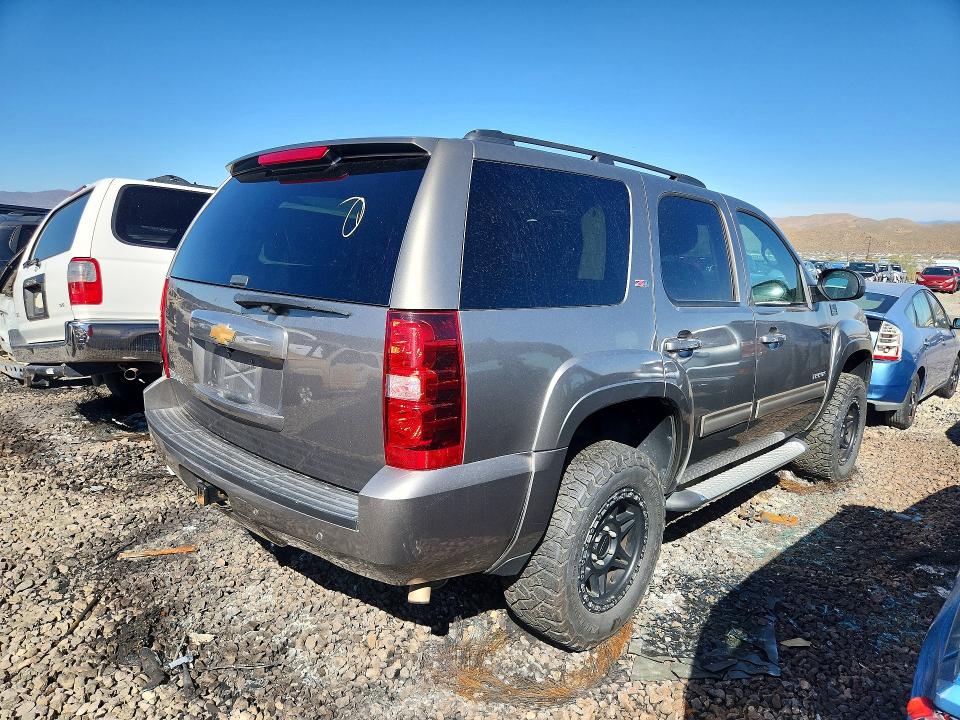Photo 3 from auction – 2012 CHEVROLET TAHOE with VIN 1GNSKBE04CR248086