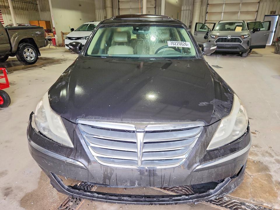 Photo 5 from auction – 2014 HYUNDAI GENESIS with VIN KMHGC4DD2EU264312