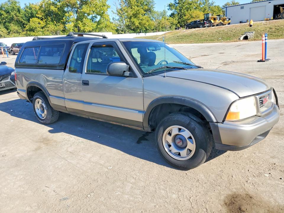 Фото 4 с аукциона – 2001 GMC SONOMA с VIN 1GTCS195118179082