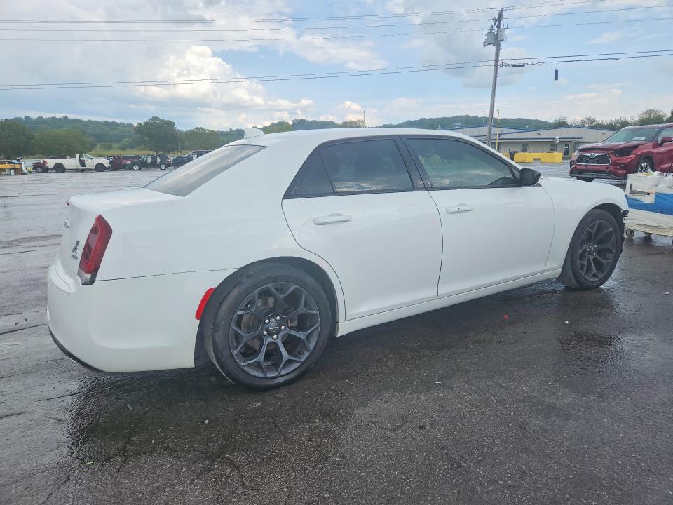 Фото 3 с аукциона – 2019 CHRYSLER 300 с VIN 2C3CCAAG6KH612129