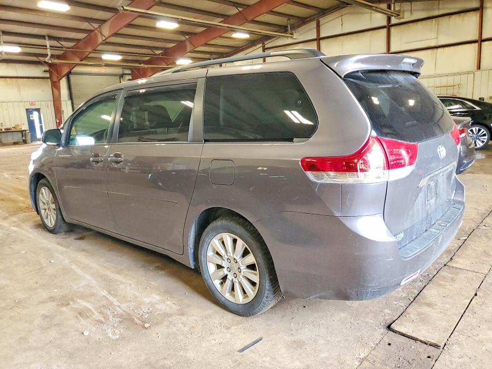 Foto 2 de la subasta – 2011 TOYOTA SIENNA con VIN 5TDDK3DC8BS015542